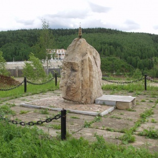 Фотография памятника Памятник Калмыкам, погибшим при строительстве Широковской ГЭС