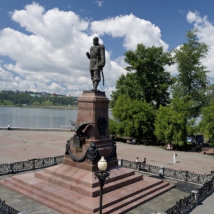 Фотография памятника Памятник Александру III на набережной Ангары
