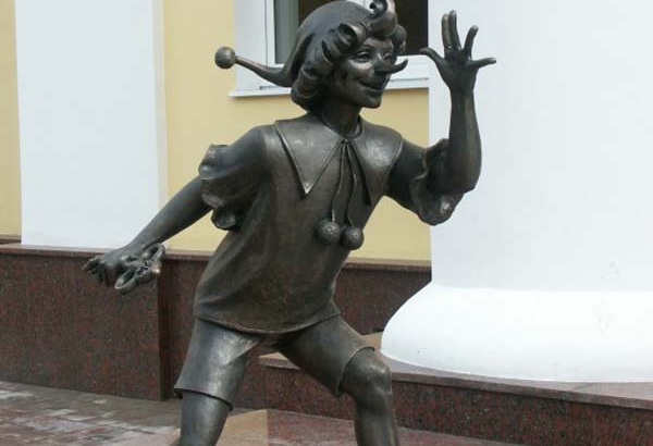 Фотография памятника Памятник Буратино