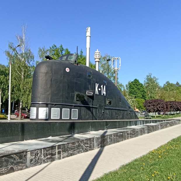 Фотографии памятника 
            Первопроходцам атомного подводного флота
