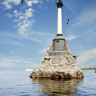 Фотография памятника Памятник затопленным кораблям