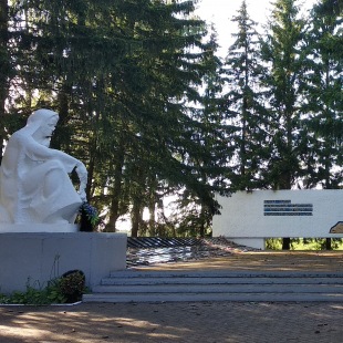 Фотография памятника Памятник погибшим в авиакатастрофе десантникам