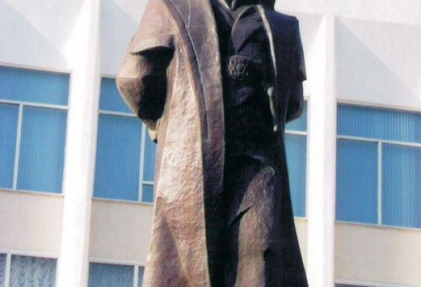 Фотография памятника Памятник Мухаммеду Хайдару Дулати