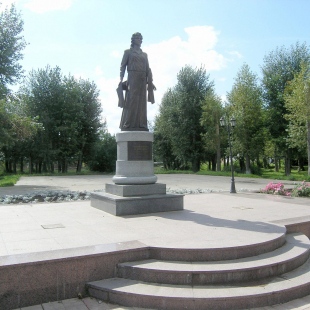 Фотография памятника Памятник М.А. Ладыниной