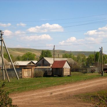 Погода степановка 2 абдулинский. Оренбургская область Тирис-Усманово село. Село малый Сурмет.