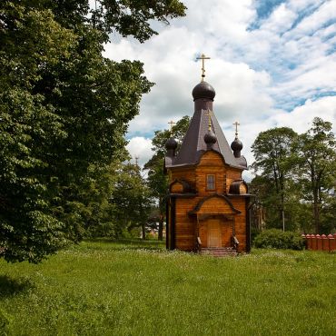 Село троицкое подмосковье. Одинцовский район село Троицкое Троицкий храм. Храм в деревне Троицкое Одинцовского района. Церковь с. Троицкое Одинцовского района. Деревня Троицкое Одинцовский район.