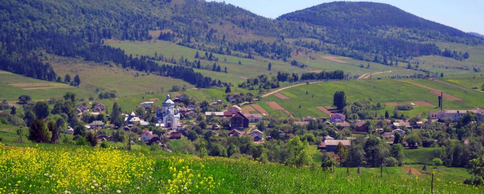 Ивано франковская область. Село Космач Ивано-Франковской области. Село Журавенко Ивано Франковская область. Село Яблонька Ивано Франковская область. Ивано Франковская область село Серафинцы.