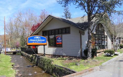 Фотография гостиницы Howard Johnson by Wyndham Downtown Gatlinburg