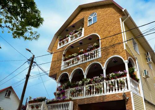 Фотография гостевого дома Цветочная поляна