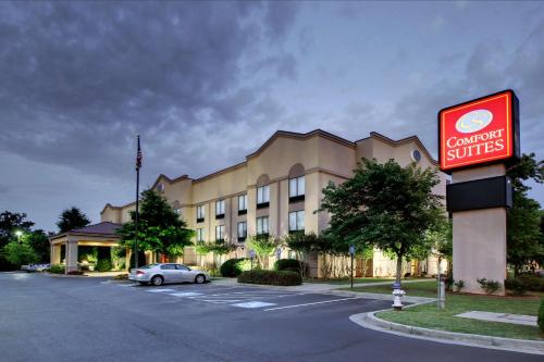 Фотография гостиницы Comfort Suites Woodstock