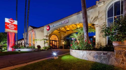 Фотографии гостиницы 
            Best Western Plus Newport Mesa Inn