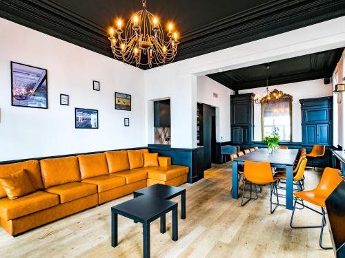 Фотография гостевого дома Magnific Holiday Home in Blankenberge near Beach