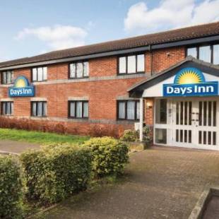 Фотографии гостиницы 
            Days Inn Michaelwood M5