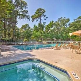 Фотография гостевого дома Hilton Head Condo with Lagoon View - Near Beach!