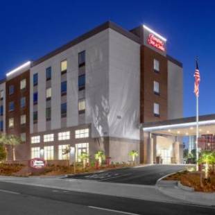 Фотографии гостиницы 
            Hampton Inn & Suites Irvine/Orange County Airport