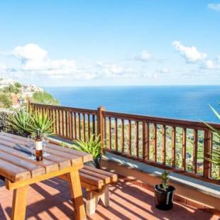 Фотографии гостевого дома 
            Nice apartment with fantastic views of the coastline of Tenerife