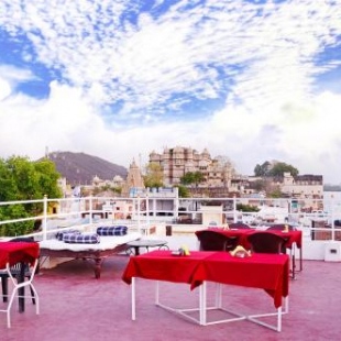 Фотография гостиницы The Lake View Hotel- On Lake Pichola