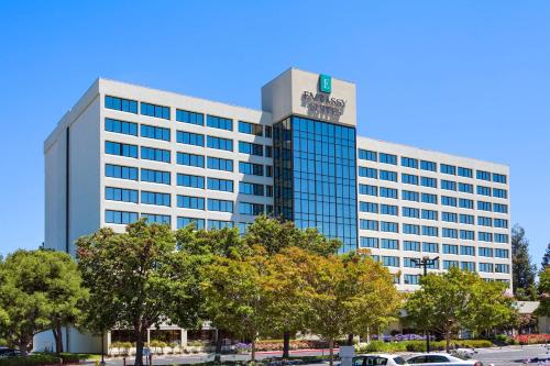 Фотография гостиницы Embassy Suites Santa Clara - Silicon Valley