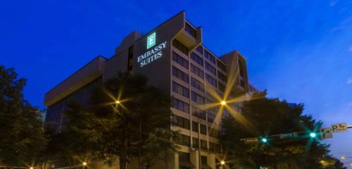 Фотография гостиницы Embassy Suites Winston-Salem