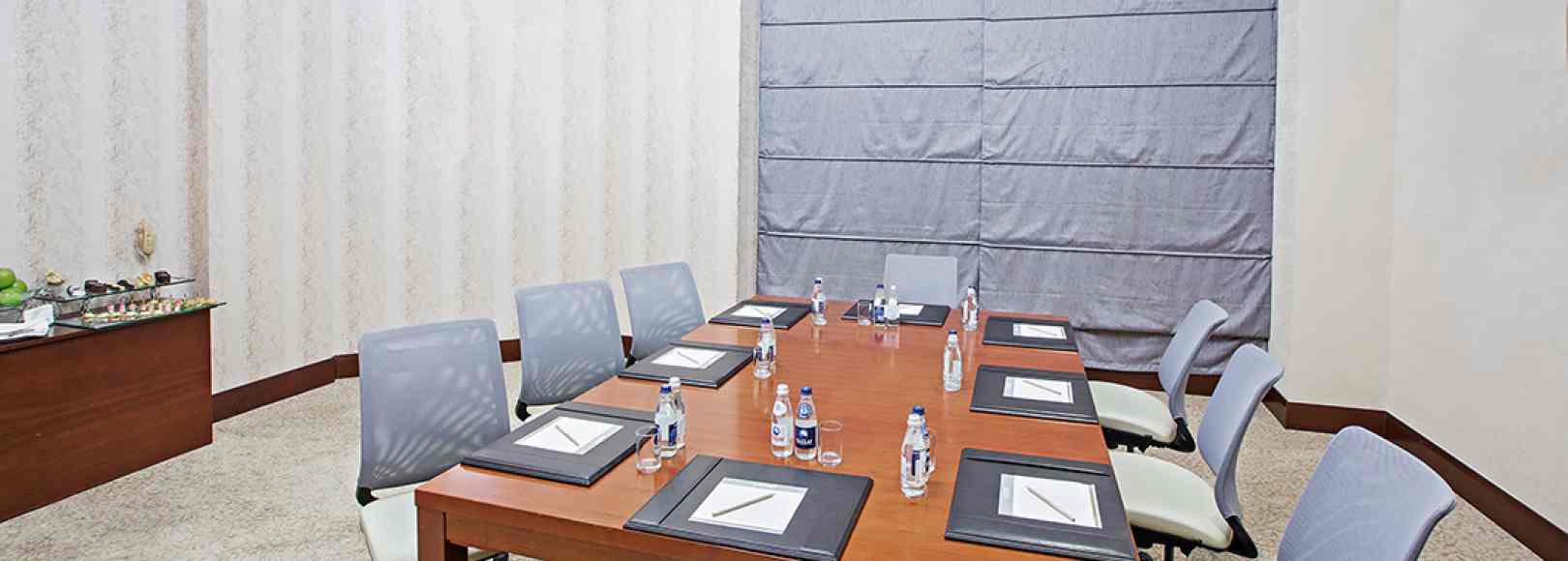 Фотография конференц-зала Dedeman Oskemen Tavros на 40 мест