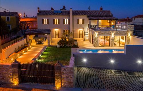 Фотографии гостевого дома 
            Awesome home in Valtura w/ WiFi, Outdoor swimming pool and Heated swimming pool