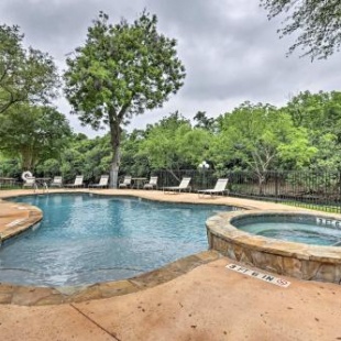 Фотография гостевого дома Updated Comal River Condo 1 Mi to Schlitterbahn!