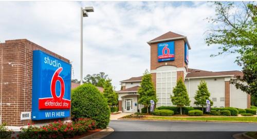 Фотографии гостиницы 
            Motel 6 Roswell - Atlanta