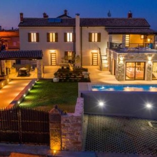 Фотография гостевого дома Awesome home in Valtura w/ WiFi, Outdoor swimming pool and Heated swimming pool
