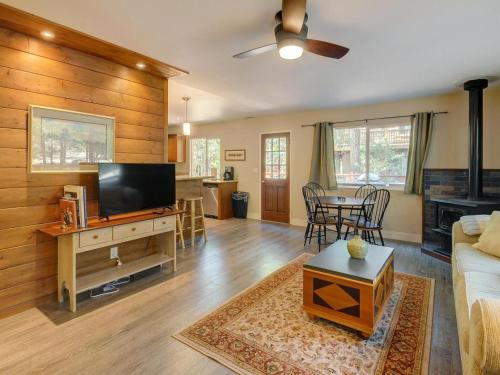 Фотография гостевого дома Casa Tahquitz