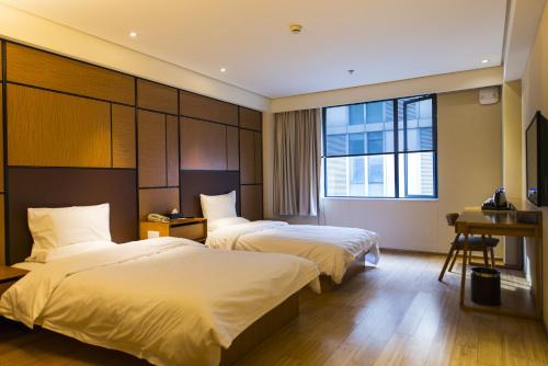 Фотографии гостиницы 
            JI Hotel Shanghai Pudong Avenue Binjiang