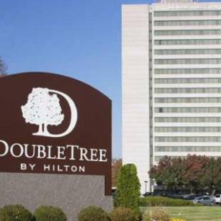 Фотографии гостиницы 
            DoubleTree by Hilton Kansas City - Overland Park