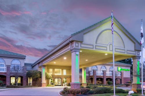 Фотография гостиницы Holiday Inn Auburn, an IHG Hotel