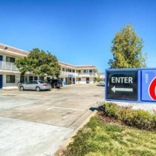 Фотографии гостиницы 
            Motel 6-Redding, CA - North