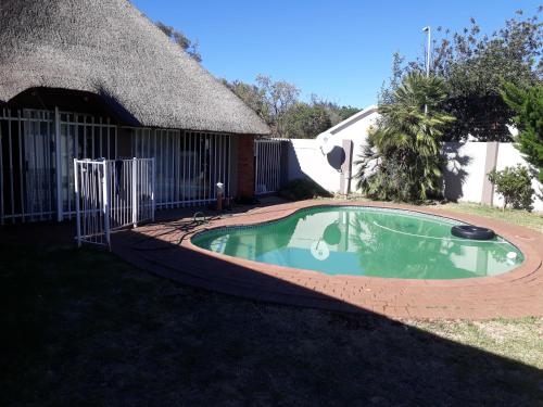 Фотография гостевого дома Caledon Overnight Rooms