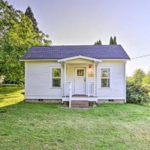 Фотография гостевого дома Ferndale Cottage on Private 20 Acre Farm!