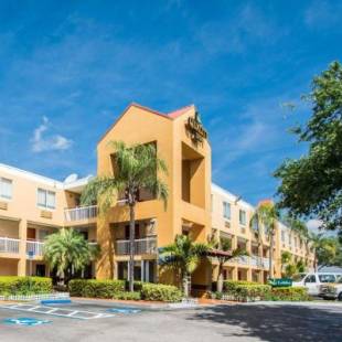 Фотографии гостиницы 
            Quality Inn Miami Airport - Doral