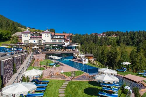 Фотографии гостиницы 
            Hotel Albion Mountain Spa Resort Dolomites