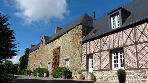 Фотография гостевого дома Les Guédrils