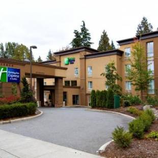 Фотографии гостиницы 
            Holiday Inn Express and Suites Surrey, an IHG Hotel