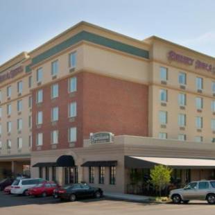 Фотографии гостиницы 
            Drury Inn & Suites St. Louis Forest Park