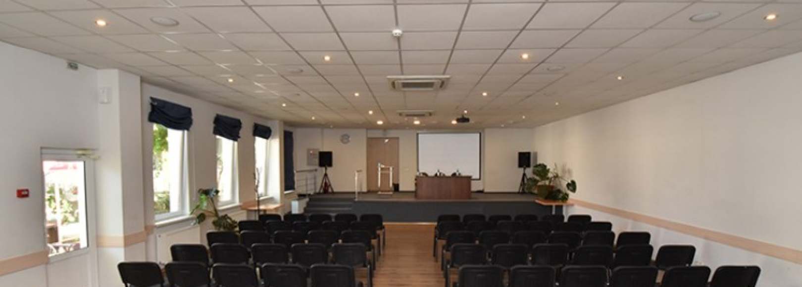 Фотография конференц-зала Лагуна