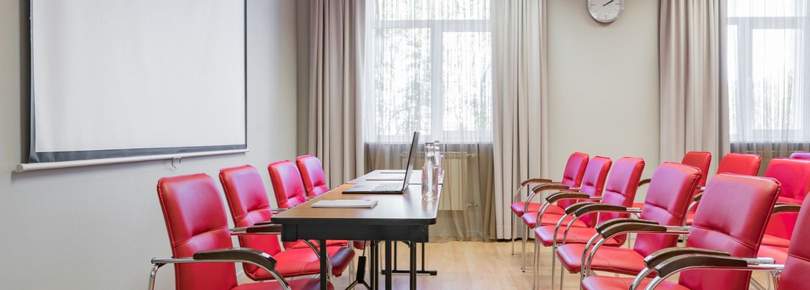 Фотография конференц-зала Конференц-зал №3 | Грин Парк Отель на 25 человек