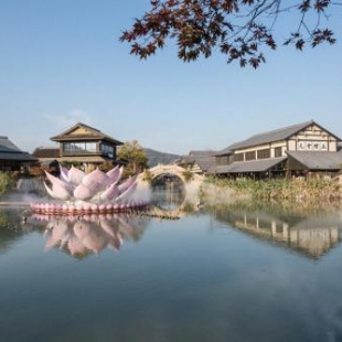 Фотография гостевого дома 拈花湾景区内花园庭院别墅套房---购票入住