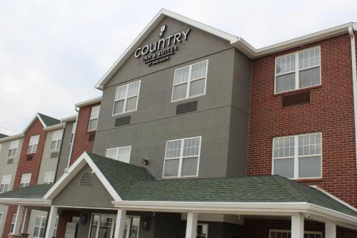 Фотография гостиницы Country Inn & Suites by Radisson, Dubuque, IA