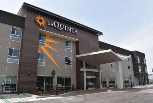 Фотография гостиницы La Quinta Inn & Suites by Wyndham San Bernardino
