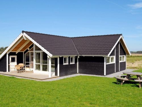 Фотография гостевого дома Three-Bedroom Holiday home in Sydals 5