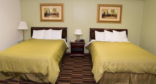 Фотография гостиницы HomeTown Inn and Suites Belle Plaine