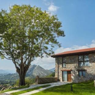 Фотографии гостевого дома 
            Luxurious Mansion in Cangas de Onis with Meadow View