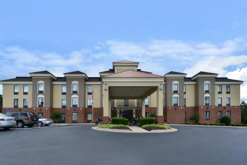 Фотография гостиницы Holiday Inn Express Hotel & Suites Petersburg/Dinwiddie, an IHG Hotel