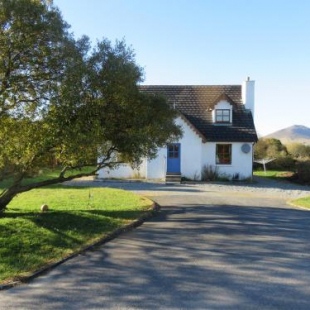 Фотография гостевого дома Letterfrack Farm Cottage in village on a farm beside Connemara National Park